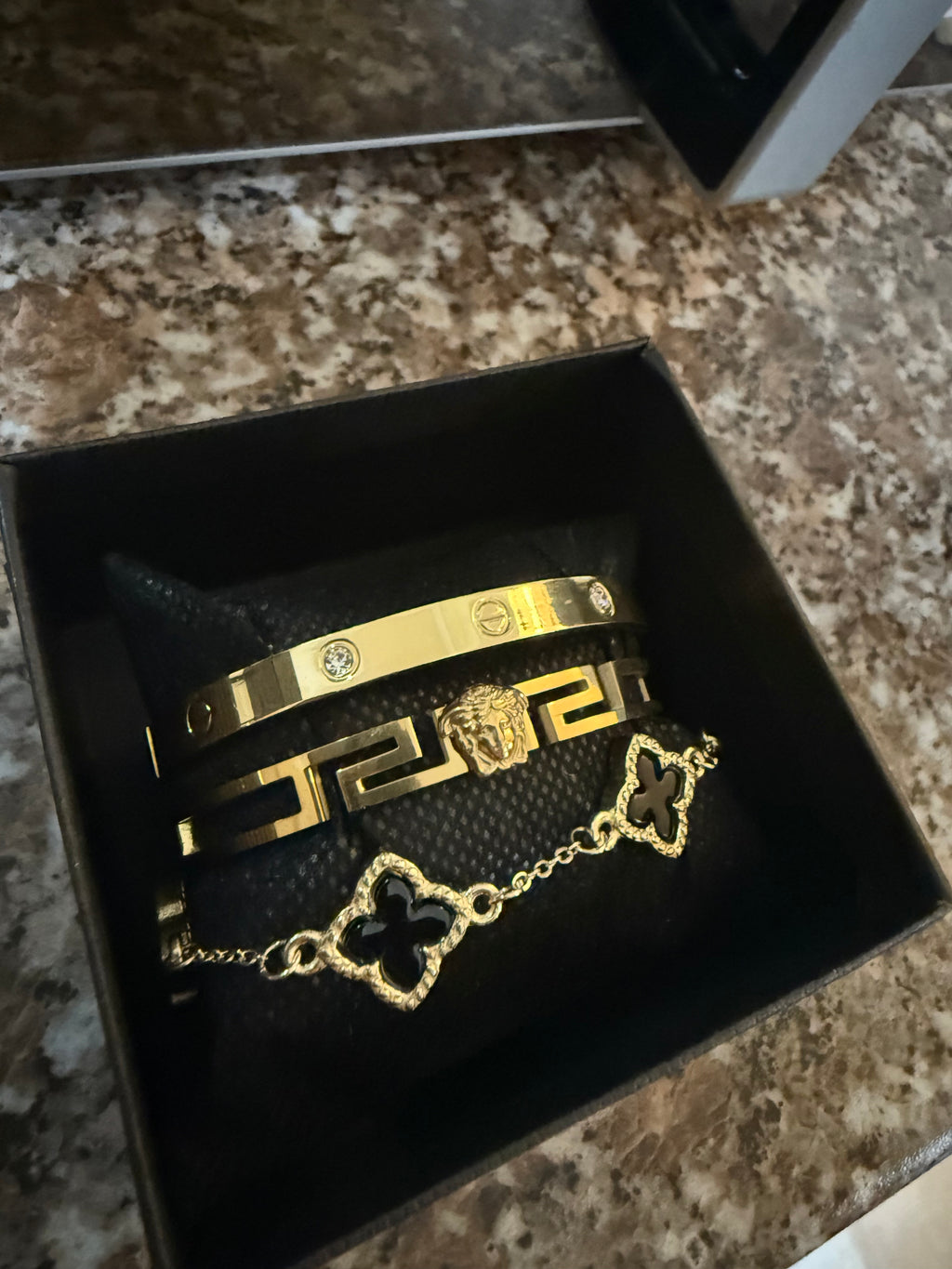 Stunning 3 piece bracelet set unisex