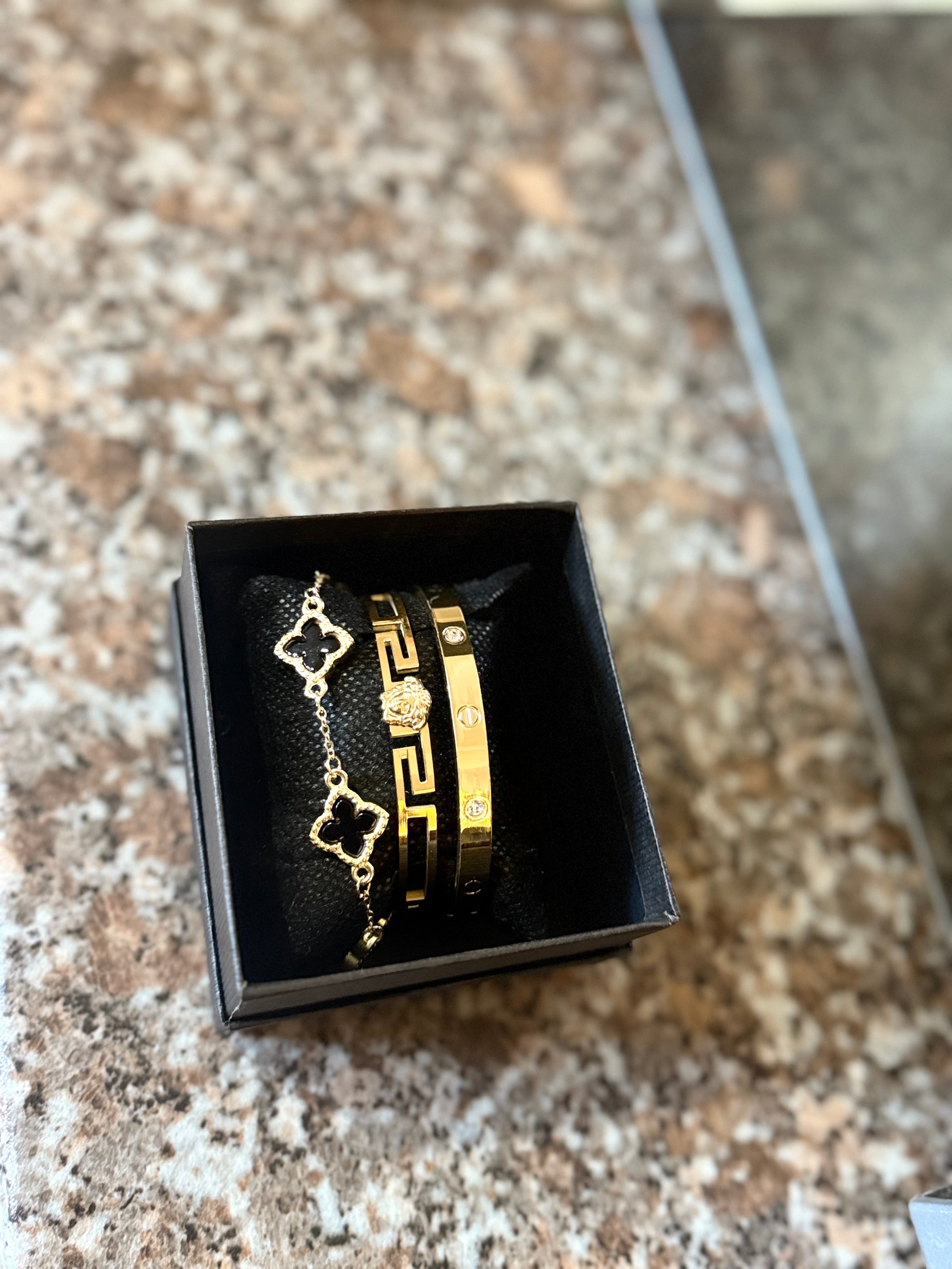 Stunning 3 piece bracelet set unisex